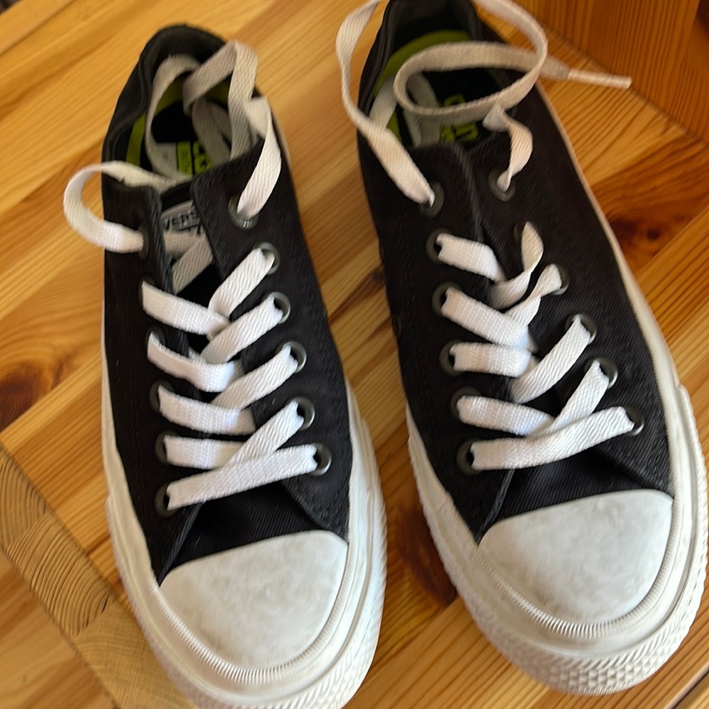 Chuck Taylor Sneakers (unisex/kids/adults)